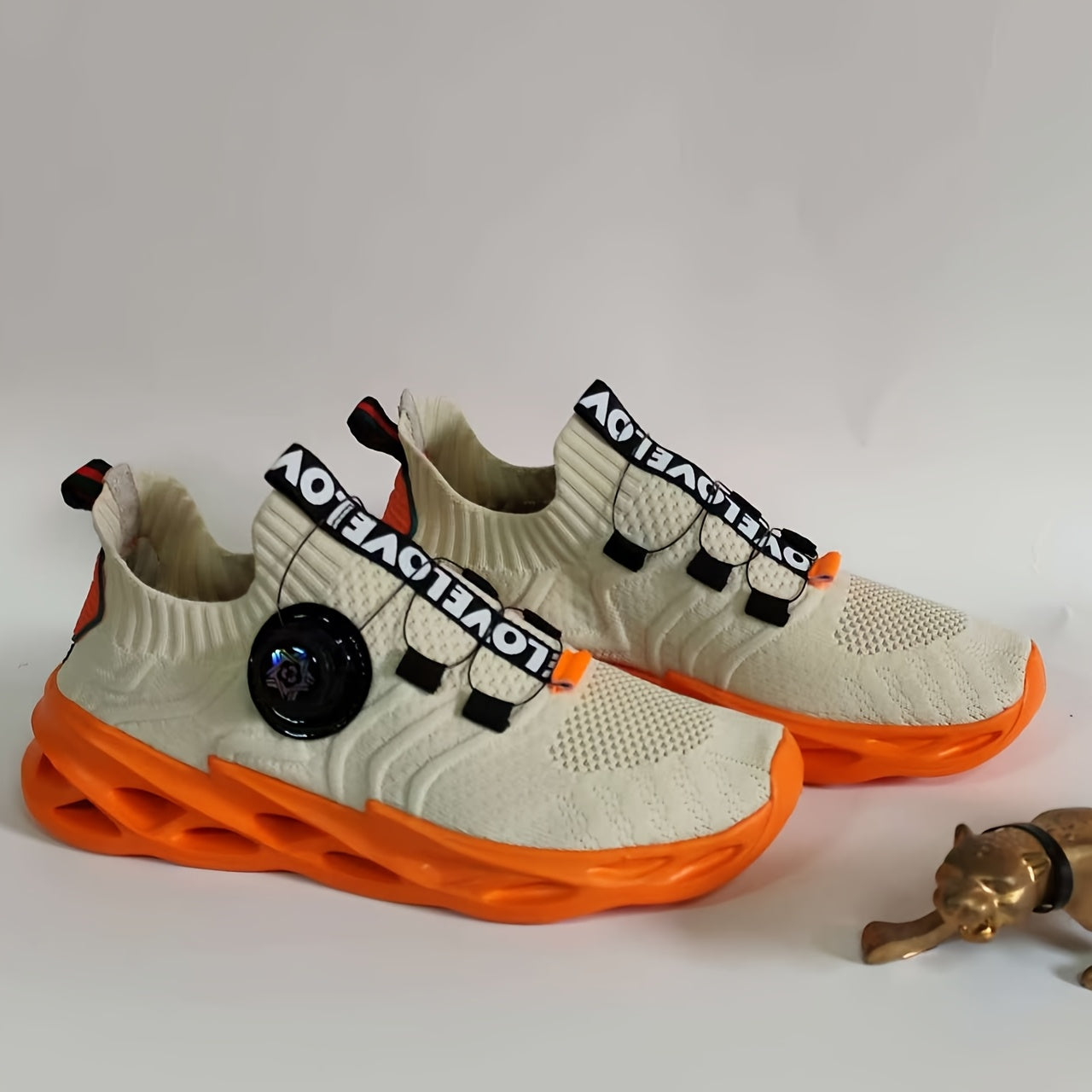 RUN™️ Men's Sneakers with Twist Closure - Breathable Knit Design & Thick Sole - Versatile Running and Driving Shoes