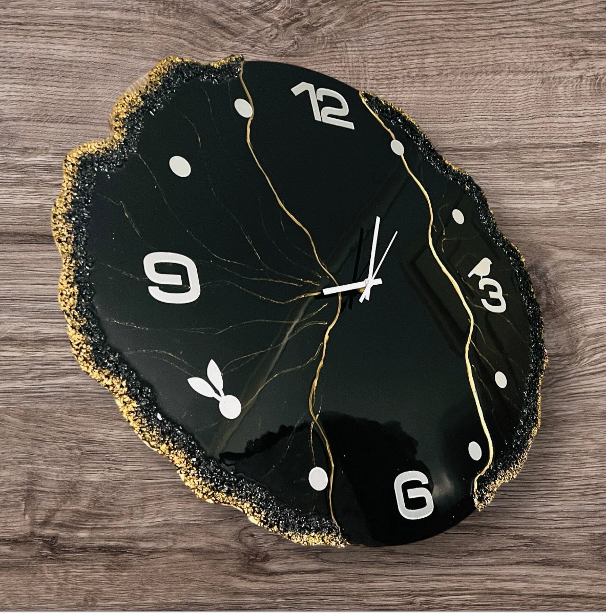 FIZA™️HANDCRAFTED DARK BLACK RESIN WALL CLOCK UNIQUE LUXUARY HOME DECORE, PERFECT GIFT HOUSWRMING
