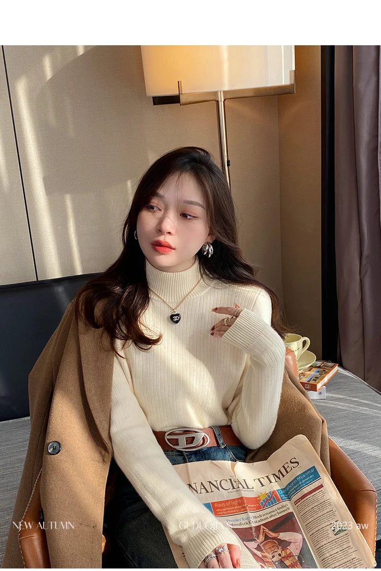 VELUWARM™ | 2025 Women’s Retro Red Turtleneck Sweater – Velvet Lined, Thickened Thermal Knit Layering Top for Winter