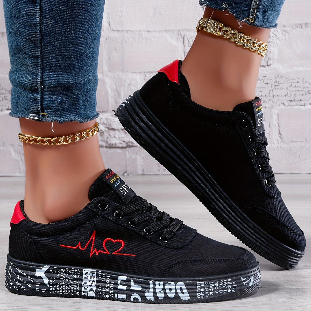 Heart ™Design Casual Sneakers - Soft Sole, Lace-Up, Comfy Skate Shoes