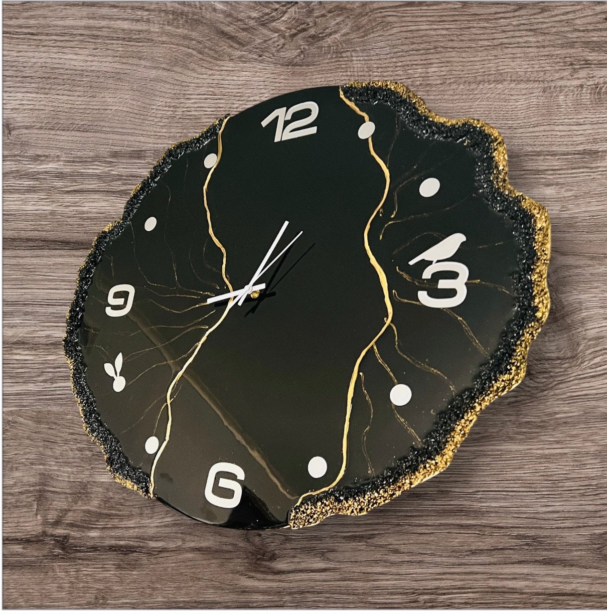 FIZA™️HANDCRAFTED DARK BLACK RESIN WALL CLOCK UNIQUE LUXUARY HOME DECORE, PERFECT GIFT HOUSWRMING