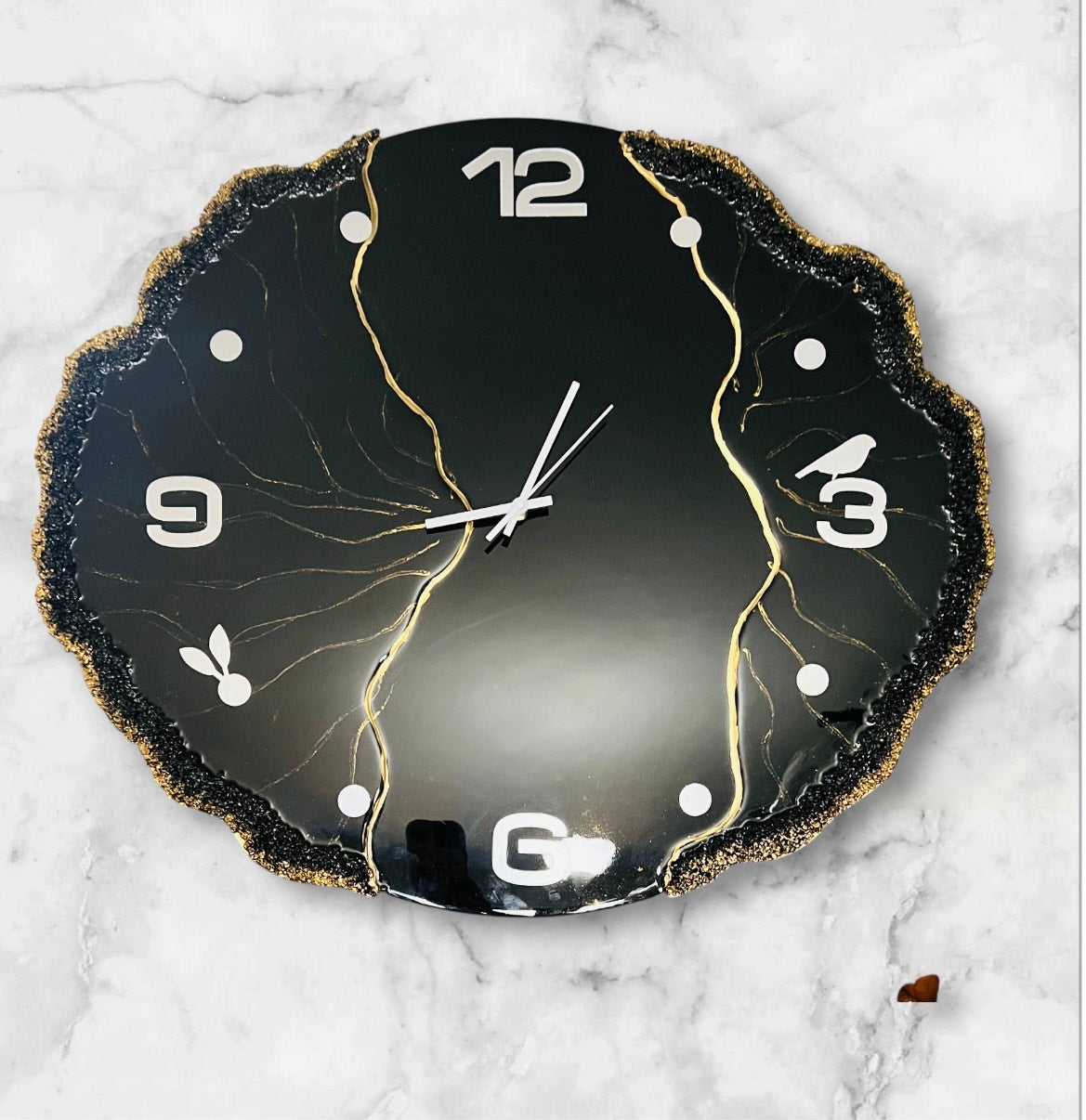 FIZA™️HANDCRAFTED DARK BLACK RESIN WALL CLOCK UNIQUE LUXUARY HOME DECORE, PERFECT GIFT HOUSWRMING