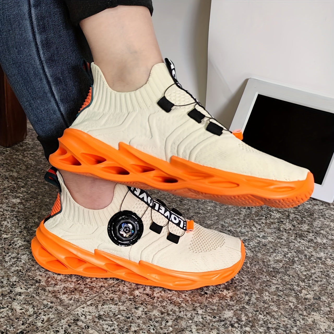 RUN™️ Men's Sneakers with Twist Closure - Breathable Knit Design & Thick Sole - Versatile Running and Driving Shoes